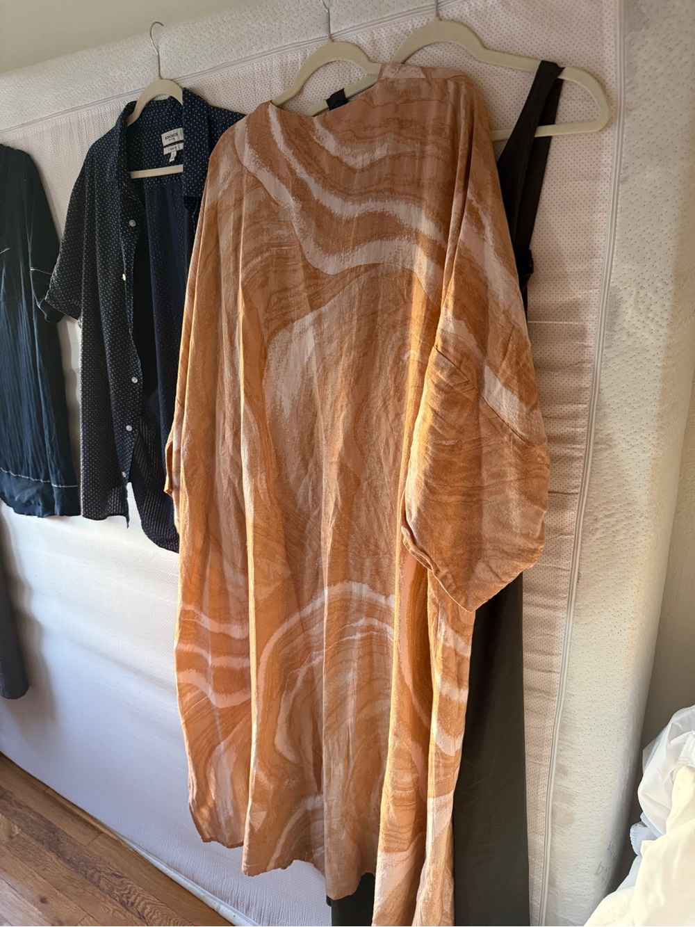VELA Terracotta Sediment Abaya - Picture 2 of 3